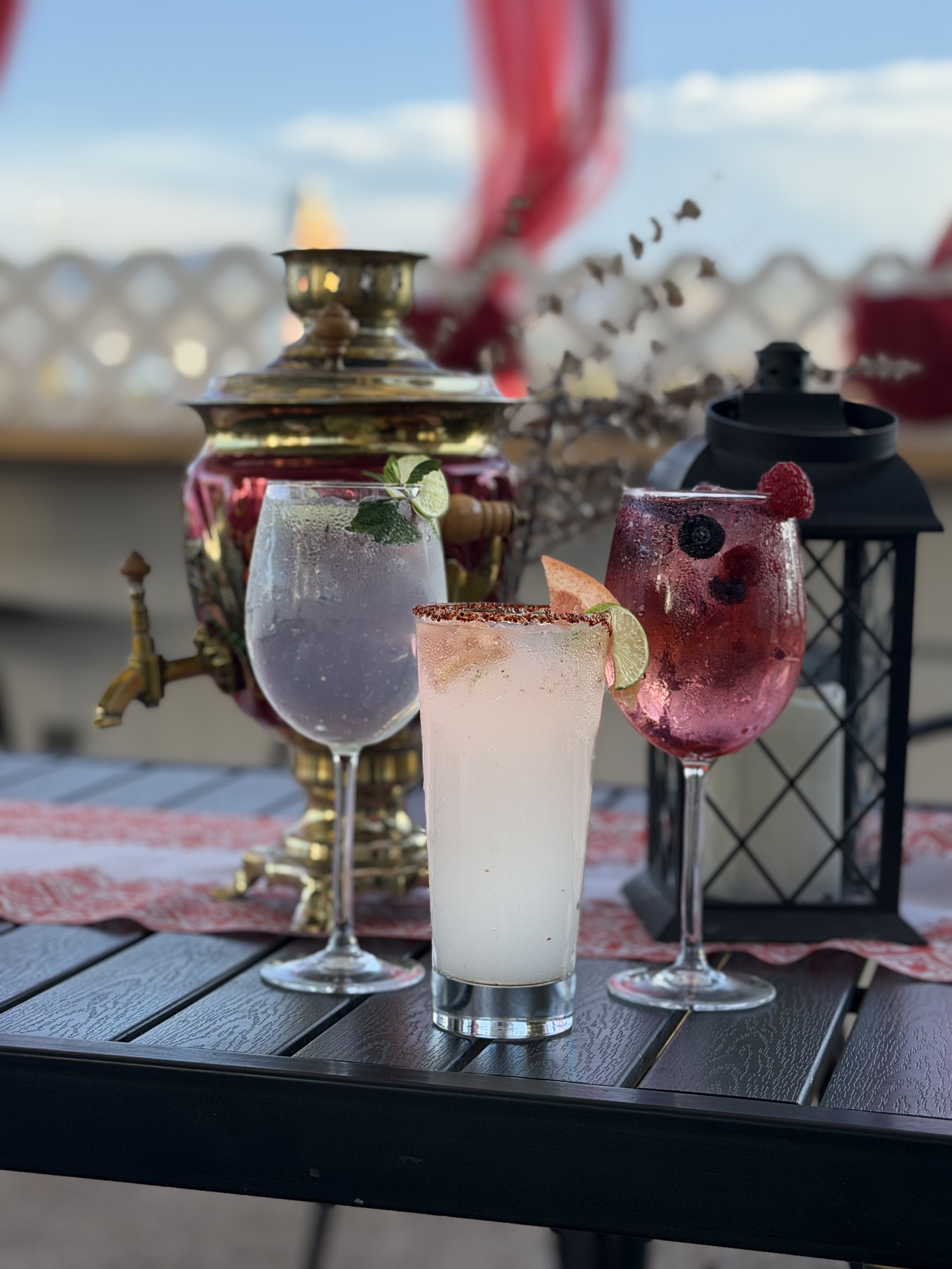 MOJITO, GIN TONIC, PALOMA
